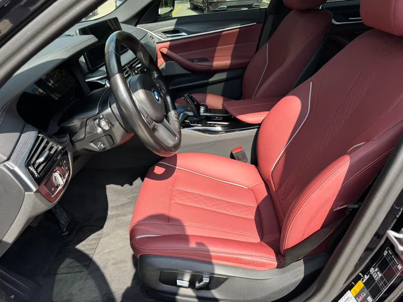BMW 5 Series 2022 Segundo cambio 535Le M Conjunto deportivo exterior foto 8