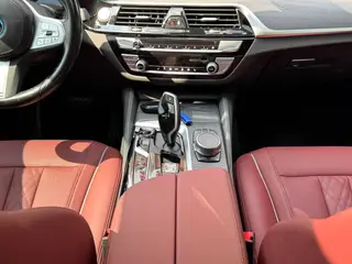 BMW 5 Series 2022 Segundo cambio 535Le M Conjunto deportivo interior foto 14