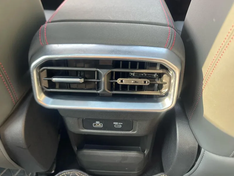 Jetour T2 2023 2.0TD Four-wheel drive Time travel PRO interior photo 15 Jetour T2 2023 2.0TD Four-wheel drive Time travel PRO interior photo 15