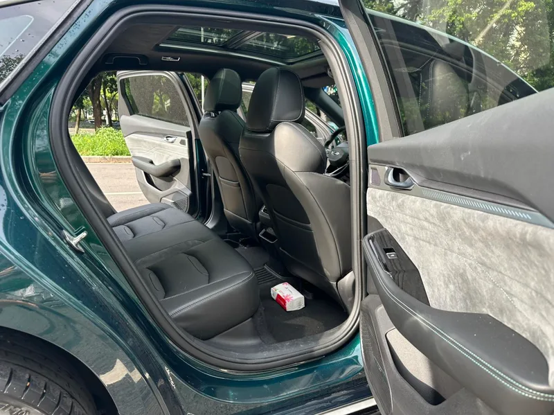 Geely Preface 2023 2.0T Only this turquoise version exterior photo 9