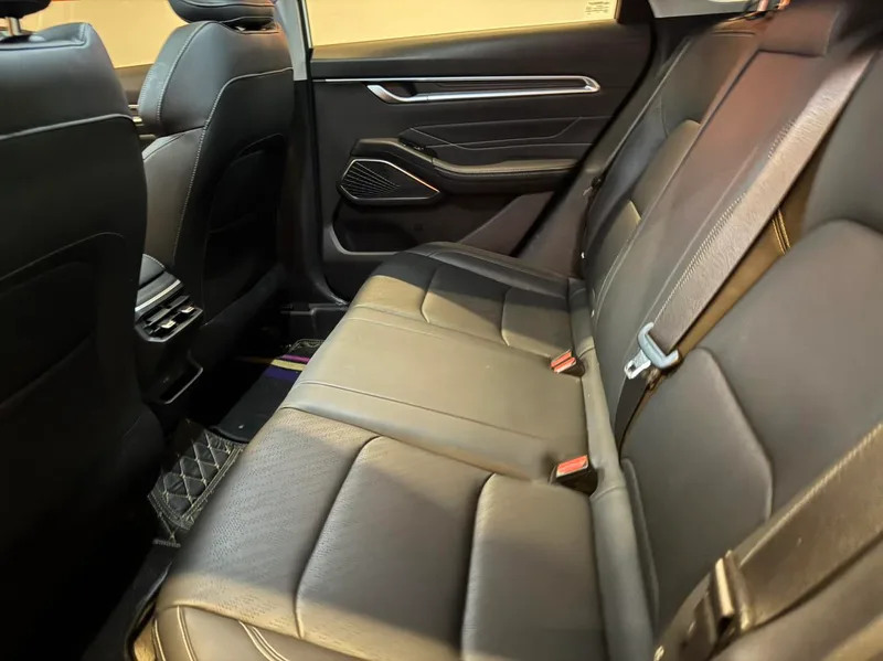 Geely Emgrand 2022 4th Gen 1.5L CVT Flagship exterior photo 5 Geely Emgrand 2022 4th Gen 1.5L CVT Flagship exterior photo 5