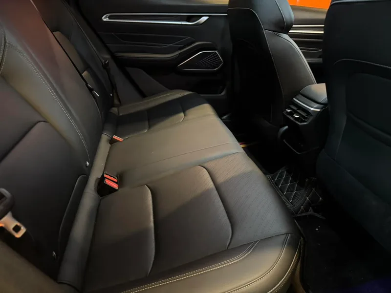 Geely Emgrand 2022 4th Gen 1.5L CVT Flagship interior photo 9 Geely Emgrand 2022 4th Gen 1.5L CVT Flagship interior photo 9