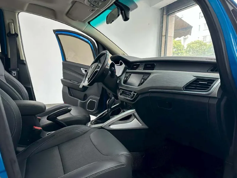 Geely Vision X3 2017 1.5L Tipo de lujo automático exterior foto 4 Geely Vision X3 2017 1.5L Tipo de lujo automático exterior foto 4