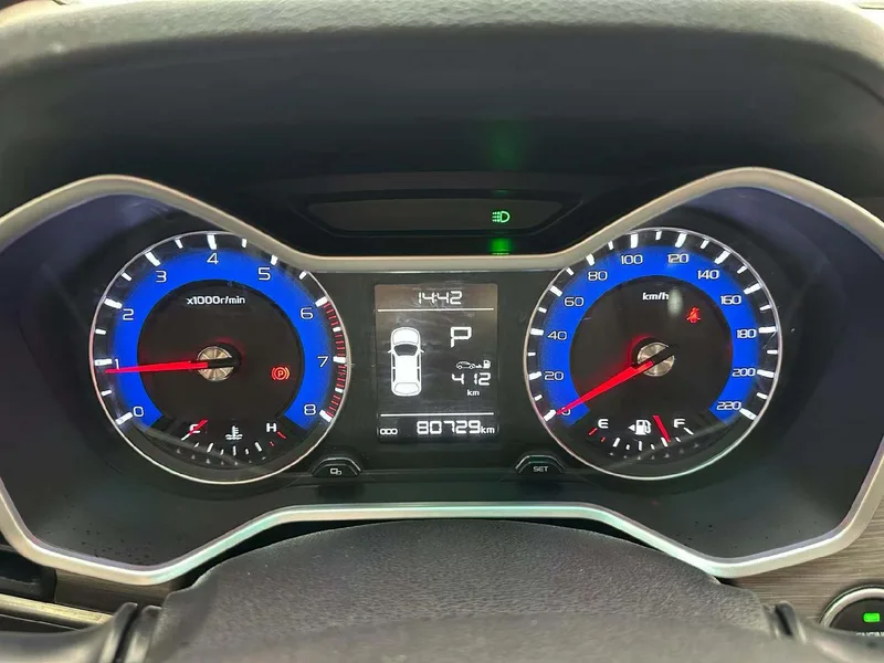 Geely Vision X3 2017 1.5L Tipo de lujo automático interior foto 6 Geely Vision X3 2017 1.5L Tipo de lujo automático interior foto 6