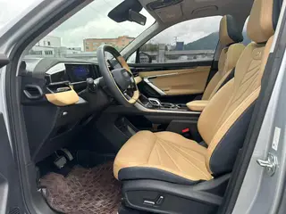Geely Boyue L 2023 1.5TD DCT Premium Trim exterior photo 4 Geely Boyue L 2023 1.5TD DCT Premium Trim exterior photo 4