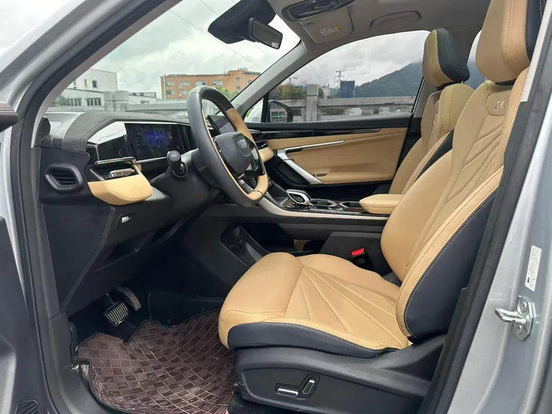 Geely Boyue L 2023 1.5TD DCT Premium Trim exterior photo 4 Geely Boyue L 2023 1.5TD DCT Premium Trim exterior photo 4