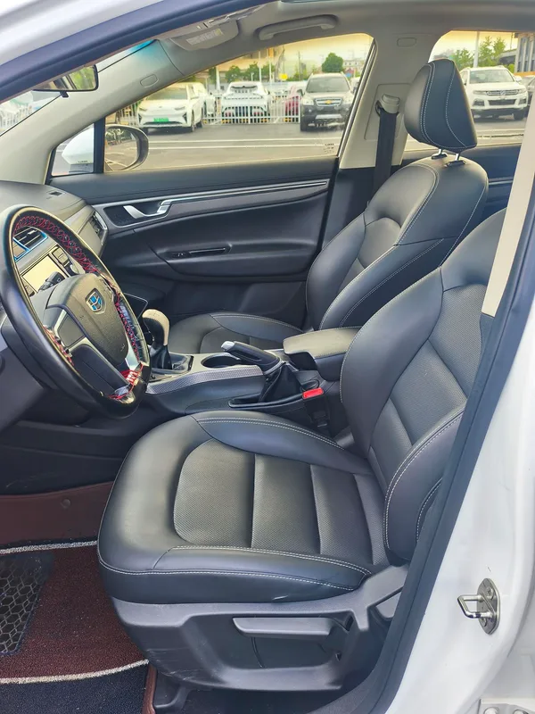 Geely Emgrand GS 2016 Elegant Edition 1.8L Manual collar type interior photo 9