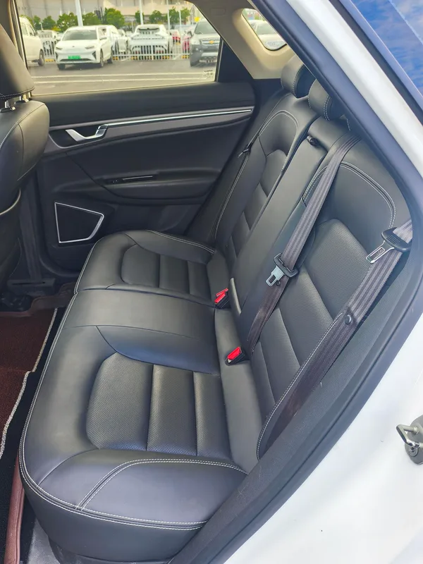 Geely Emgrand GS 2016 Elegant Edition 1.8L Manual collar type interior photo 10