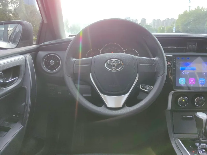 Toyota Corolla 2017 Restyling 1.2T S-CVT GL China V interior photo 13 Toyota Corolla 2017 Restyling 1.2T S-CVT GL China V interior photo 13