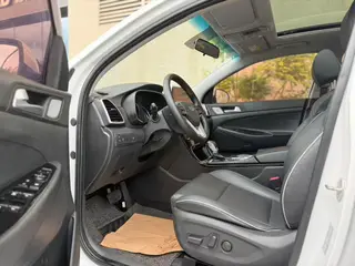 Hyundai Tucson 2020 280TGDi Versión inteligente de tracción en dos ruedas de doble embrague País VI exterior foto 3