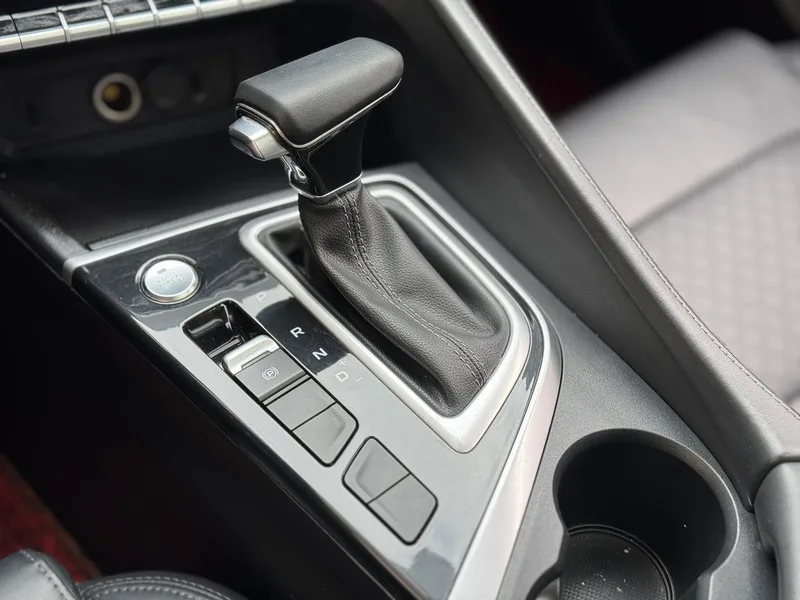Changan Eado 2021 PLUS 1.6L GDI CVT Elite-type interior photo 11 Changan Eado 2021 PLUS 1.6L GDI CVT Elite-type interior photo 11
