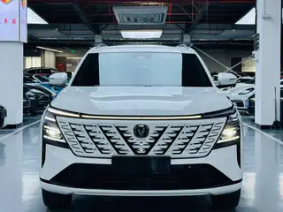 Changan CS75 PLUS 2026 Четвертое поколение 1.5T Новый синий кит экстерьер фото 2 Changan CS75 PLUS 2026 Четвертое поколение 1.5T Новый синий кит экстерьер фото 2