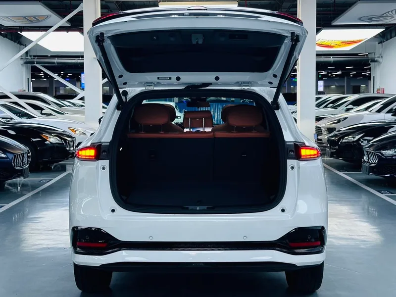 Changan CS75 PLUS 2026 Четвертое поколение 1.5T Новый синий кит интерьер фото 11 Changan CS75 PLUS 2026 Четвертое поколение 1.5T Новый синий кит интерьер фото 11