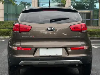 Kia Sportage 2016 2.0L Automatic two-drive version GL interior photo 6 Kia Sportage 2016 2.0L Automatic two-drive version GL interior photo 6