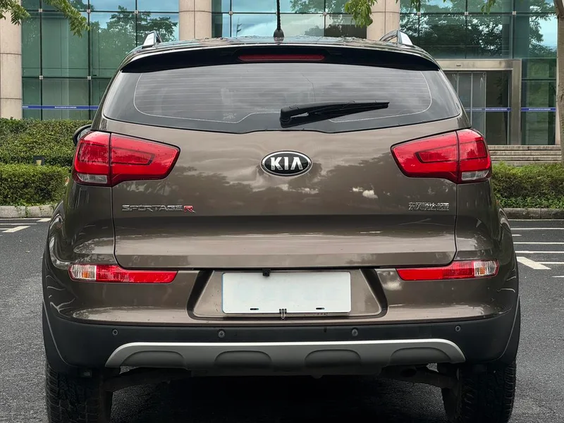 Kia Sportage 2016 2.0L Automatic two-drive version GL interior photo 6 Kia Sportage 2016 2.0L Automatic two-drive version GL interior photo 6