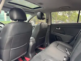 Kia Sportage 2016 2.0L Automatic two-drive version GL interior photo 9 Kia Sportage 2016 2.0L Automatic two-drive version GL interior photo 9