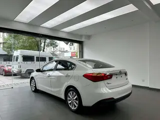 Kia K3 2013 1.6L Automatic GLS interior photo 7 Kia K3 2013 1.6L Automatic GLS interior photo 7