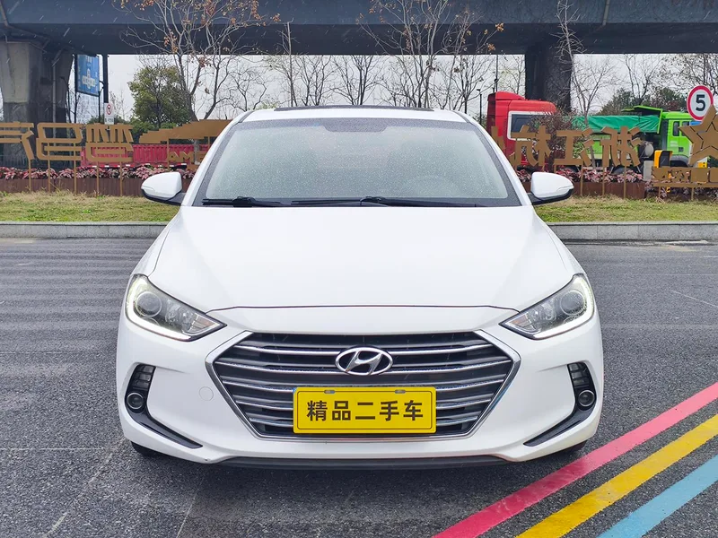 Hyundai Elantra Lingdong 2018 1.6L Automatic 15 Anniversary Special Edition exterior photo 2