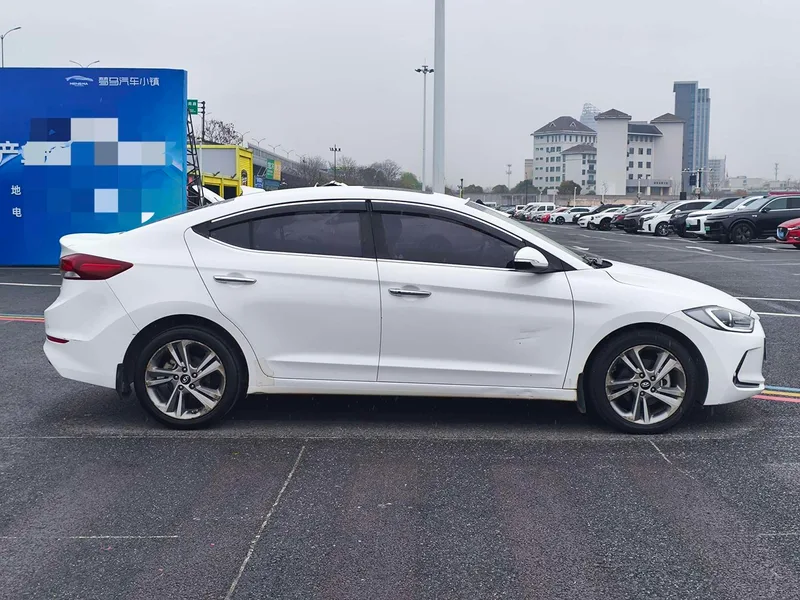 Hyundai Elantra Lingdong 2018 1.6L Automatic 15 Anniversary Special Edition exterior photo 4