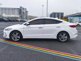 Hyundai Elantra Lingdong 2018 1.6L Automatic 15 Anniversary Special Edition exterior photo 5