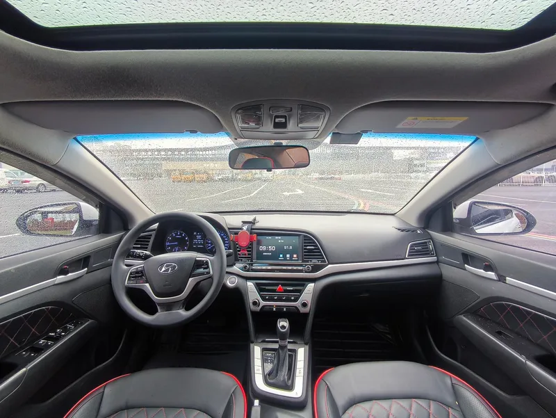 Hyundai Elantra Lingdong 2018 1.6L Automatic 15 Anniversary Special Edition interior photo 13