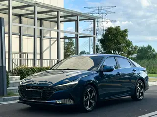 Hyundai Elantra 2021 1.5L CVT LUX Versión de lujo exterior foto 1