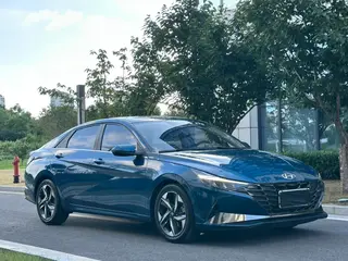 Hyundai Elantra 2021 1.5L CVT LUX Versión de lujo exterior foto 3