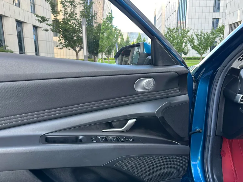 Hyundai Elantra 2021 1.5L CVT LUX Versión de lujo exterior foto 5