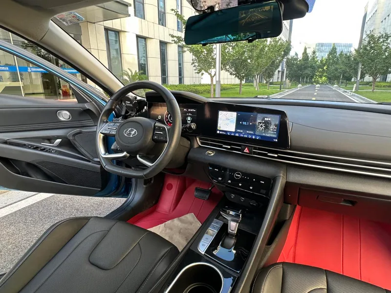 Hyundai Elantra 2021 1.5L CVT LUX Versión de lujo interior foto 14