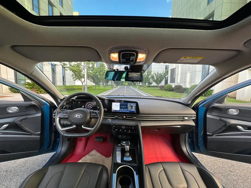 Hyundai Elantra 2021 1.5L CVT LUX Versión de lujo interior foto 16
