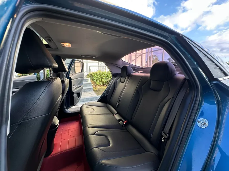 Hyundai Elantra 2021 1.5L CVT LUX Versión de lujo interior foto 19