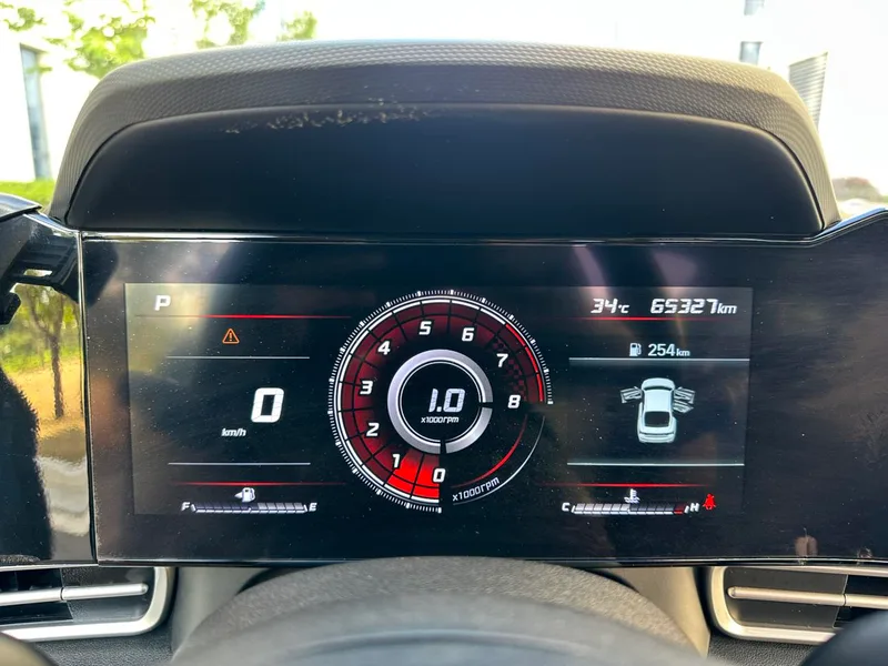 Hyundai Elantra 2021 1.5L CVT LUX Versión de lujo interior foto 20