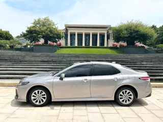 Toyota Camry 2021 2.0G Luxury Edition interior photo 8