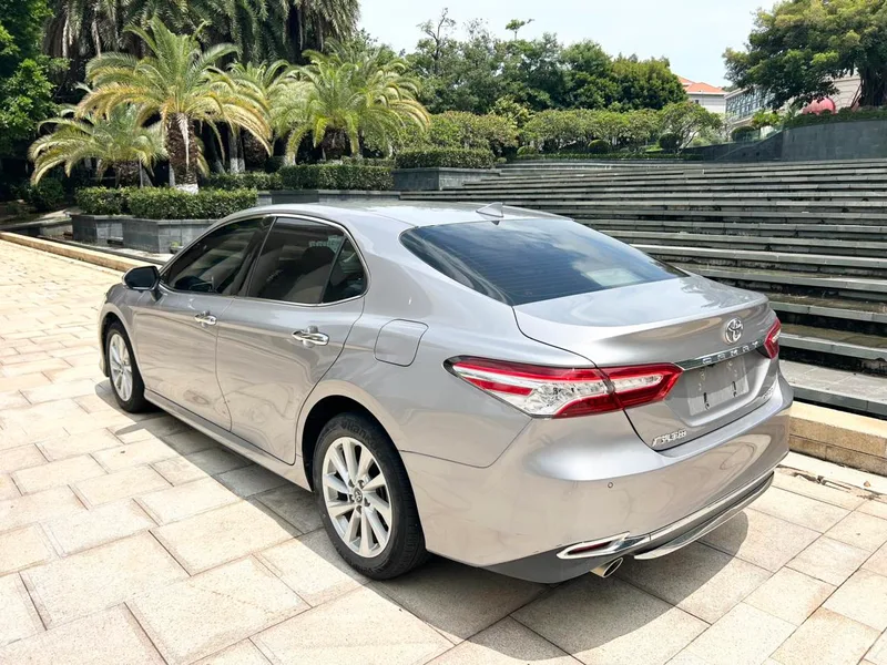Toyota Camry 2021 2.0G Luxury Edition interior photo 9