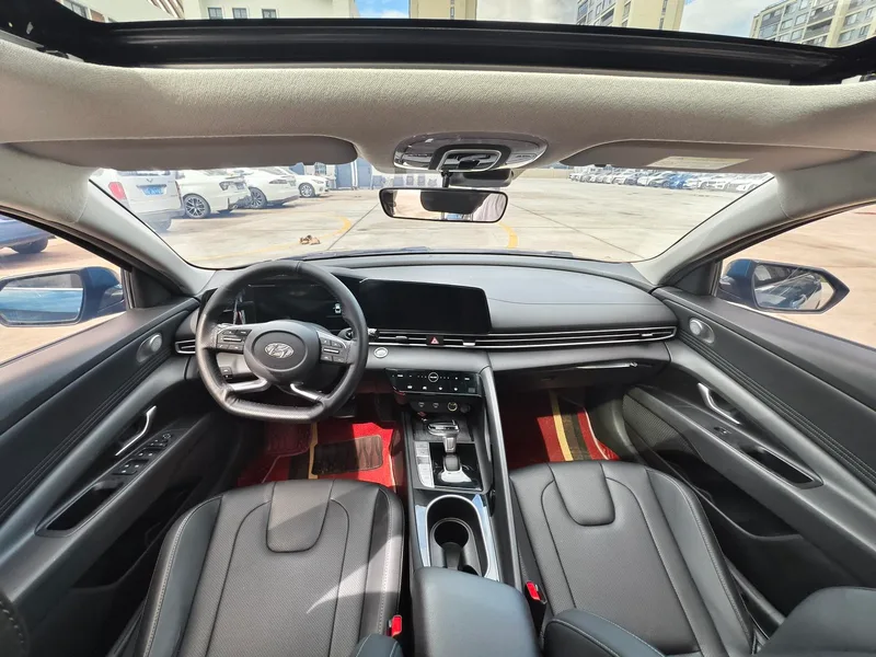 Hyundai Elantra 2021 1.5L CVT LUX Premium Edition interior photo 13 Hyundai Elantra 2021 1.5L CVT LUX Premium Edition interior photo 13
