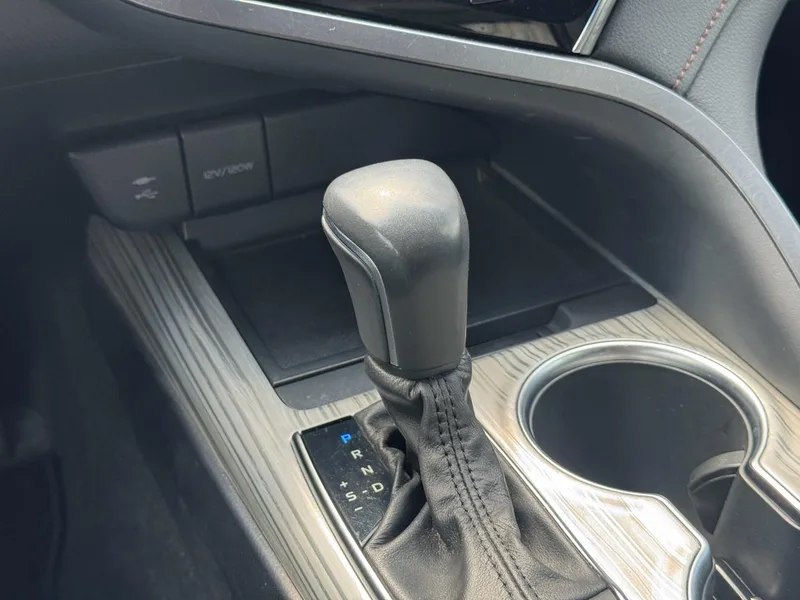 Toyota Camry 2019 Double moteur 2.5HG Version de luxe État VI intérieur photo 12 Toyota Camry 2019 Double moteur 2.5HG Version de luxe État VI intérieur photo 12