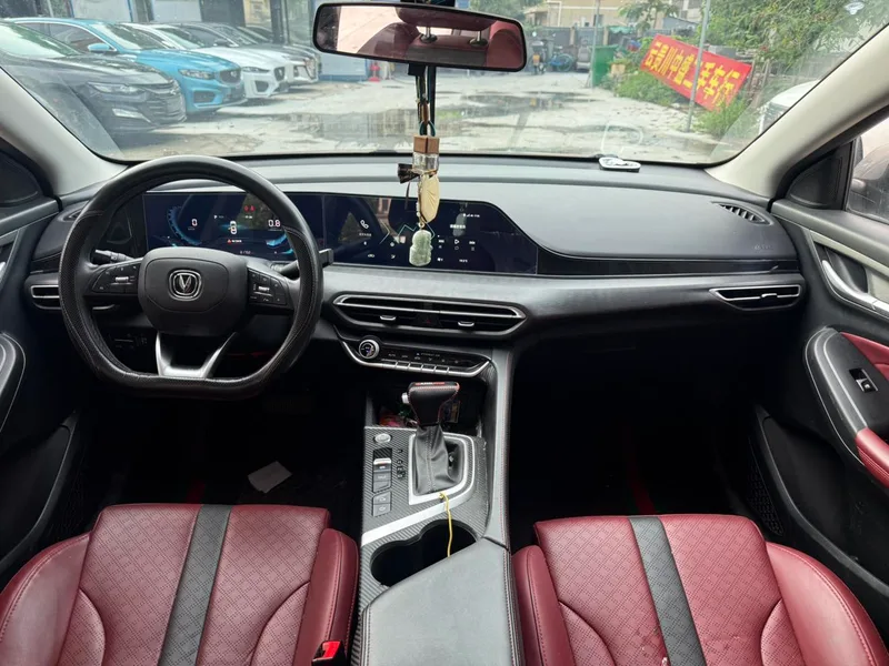 Changan Eado 2021 PLUS Blue whale NE 1.4T GDI DCT Premium Trim interior photo 6 Changan Eado 2021 PLUS Blue whale NE 1.4T GDI DCT Premium Trim interior photo 6