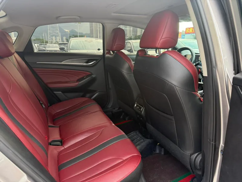 Changan Eado 2021 PLUS Blue whale NE 1.4T GDI DCT Premium Trim interior photo 7 Changan Eado 2021 PLUS Blue whale NE 1.4T GDI DCT Premium Trim interior photo 7