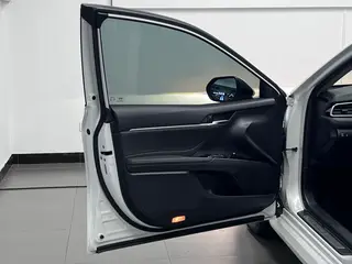 Toyota Camry 2019 2.0G Luxury Edition Country VI interior photo 14 Toyota Camry 2019 2.0G Luxury Edition Country VI interior photo 14