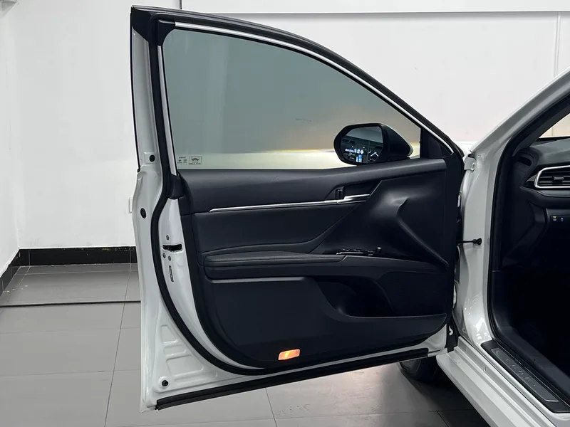 Toyota Camry 2019 2.0G Luxury Edition Country VI interior photo 14 Toyota Camry 2019 2.0G Luxury Edition Country VI interior photo 14