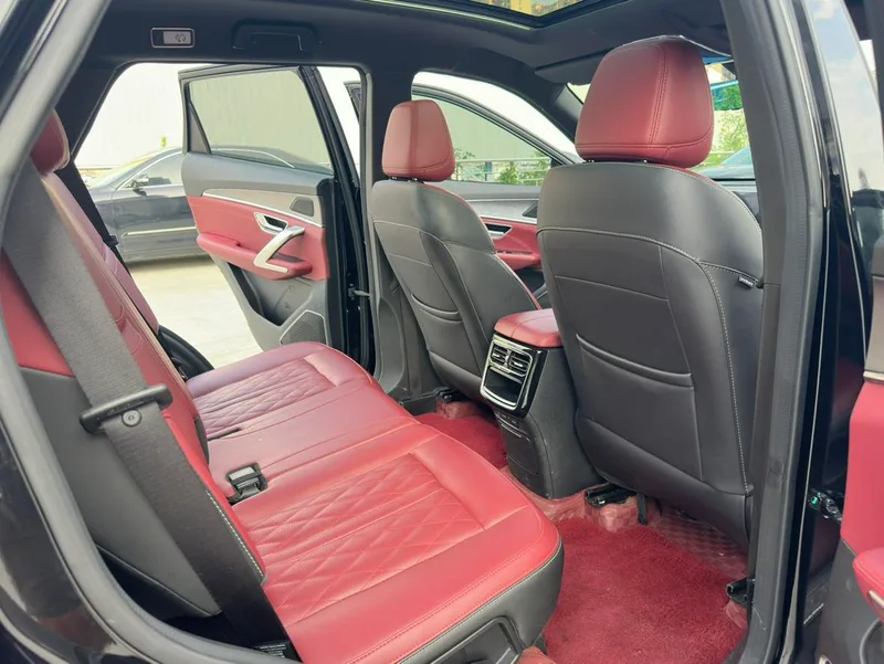 Jetour X70 PLUS 2024 Champion Edition 1.5T DCT Champion MAX+ 7 seat interior photo 9
