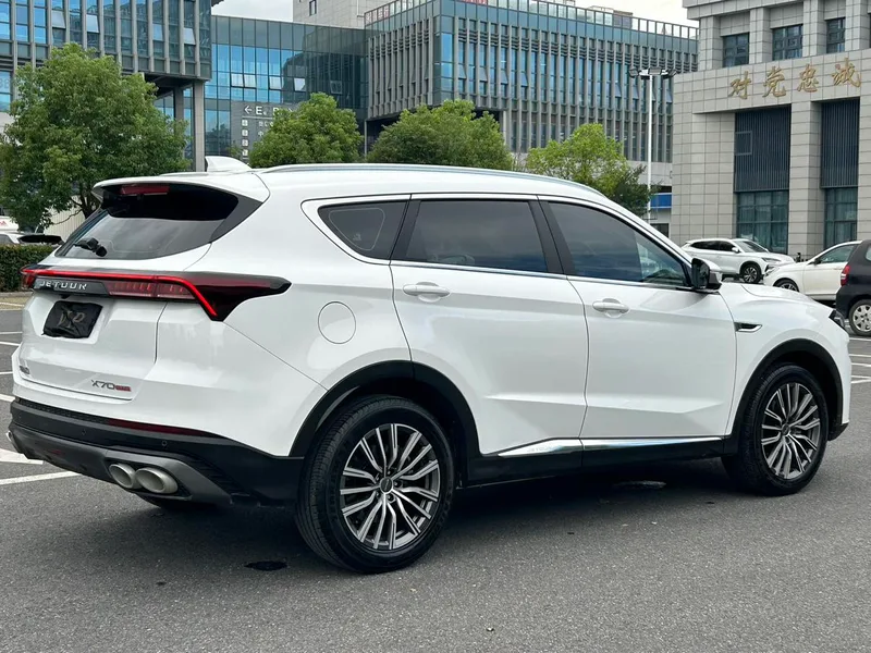 Jetour X70 PLUS 2024 Чемпионская версия 1.5T DCT Чемпион PRO 5 Кресло интерьер фото 10