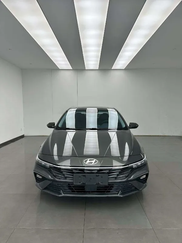 Hyundai Elantra 2023 1.5L CVT GLX Versión de élite exterior foto 2