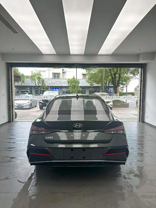 Hyundai Elantra 2023 1.5L CVT GLX Versión de élite interior foto 8