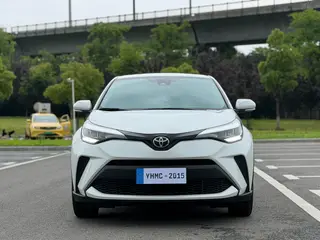 Toyota C-HR 2022 2.0L Versión líder exterior foto 2