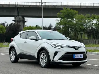 Toyota C-HR 2022 2.0L Versión líder exterior foto 3