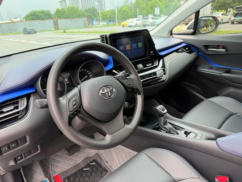 Toyota C-HR 2022 2.0L Versión líder exterior foto 5