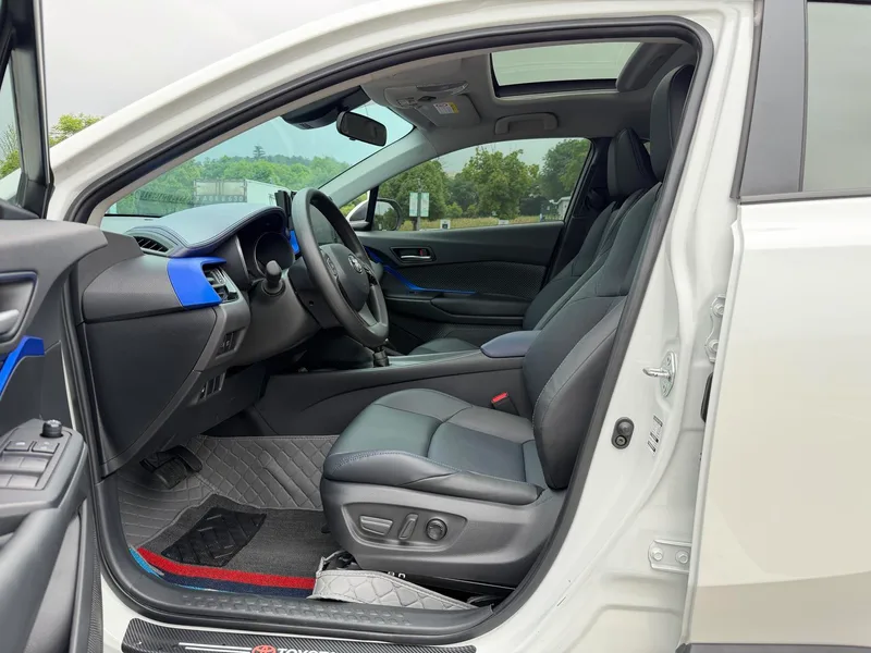 Toyota C-HR 2022 2.0L Versión líder exterior foto 6
