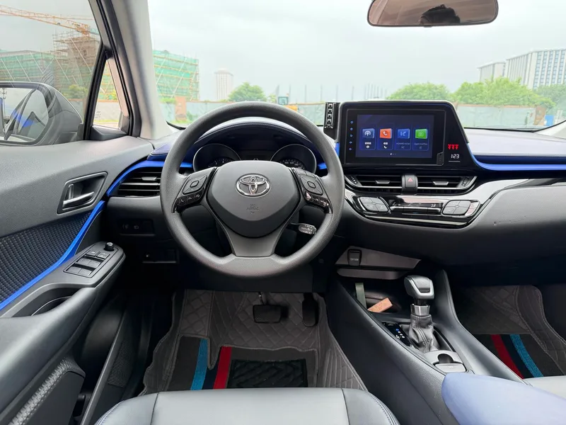 Toyota C-HR 2022 2.0L Versión líder exterior foto 8
