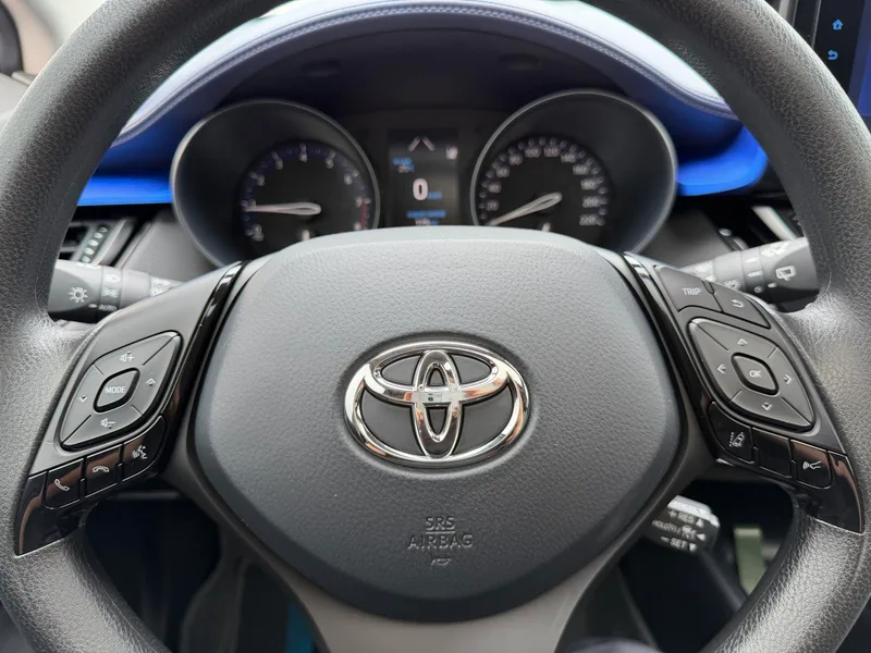 Toyota C-HR 2022 2.0L Versión líder interior foto 12